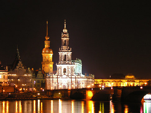 Foto Hofkirche bei Nacht
