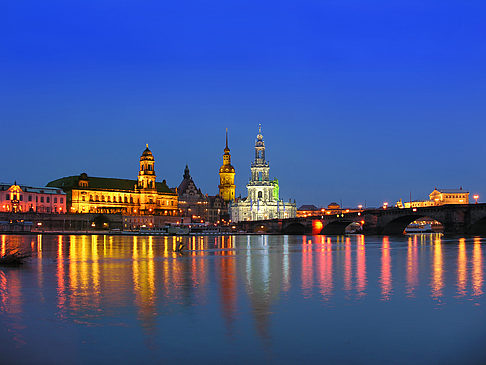 Fotos Hofkirche bei Nacht