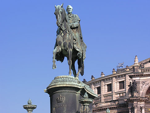 König Johann Denkmal Fotos
