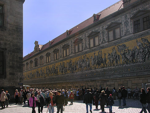 Langer Gang am Fürstenzug Foto 
