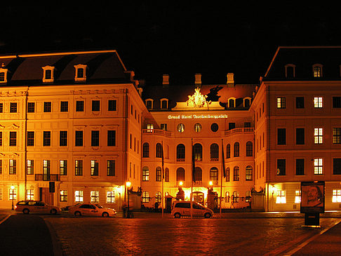 Fotos Taschenbergpalais bei Nacht