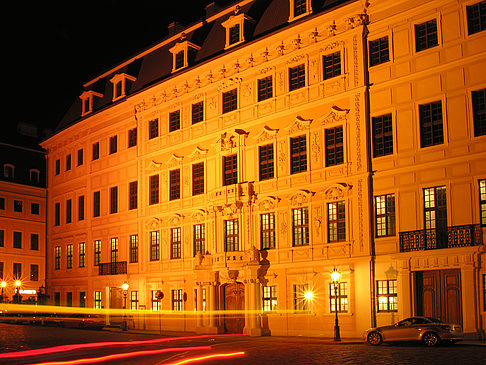 Taschenbergpalais bei Nacht